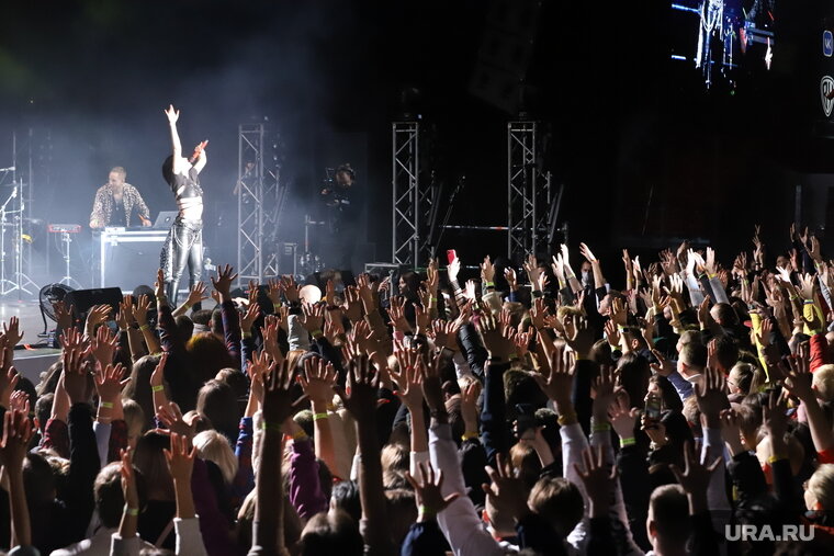    В Тюмени 11 ноября прошел концерт группы «Руки Вверх!»