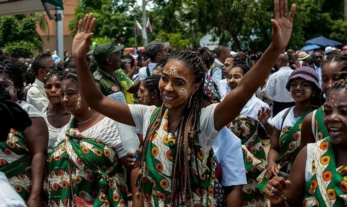 мальгаши народ африки. малагасийцы традиции. малагасийцы мадагаскара. малагасийцы мадагаскара. мадагаскар население.