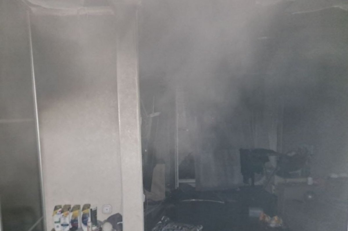    В Барнауле неравнодушные люди спасли трех детей из горящей квартиры