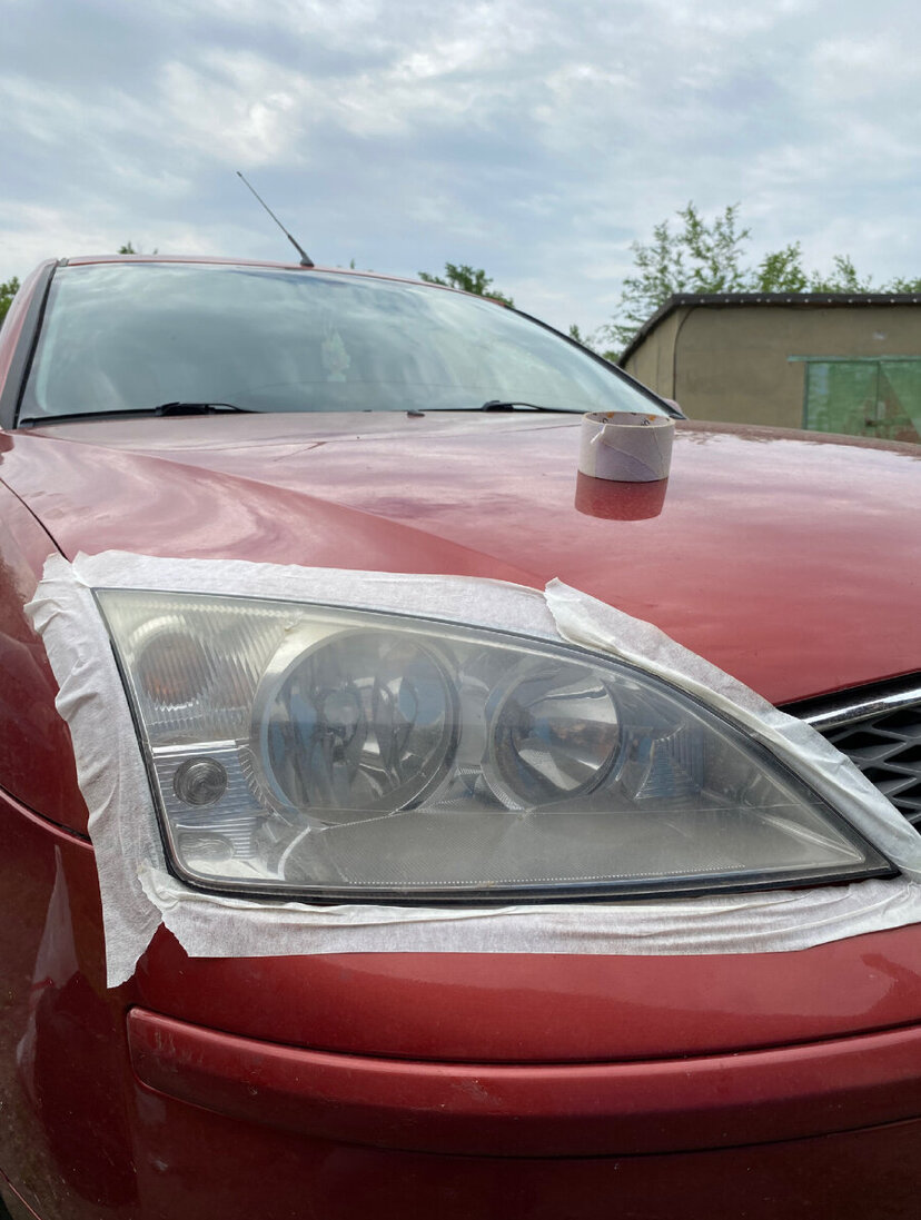 Данная фара подготовленна для дальнейших действий. Видим, что присутствует помутнение.