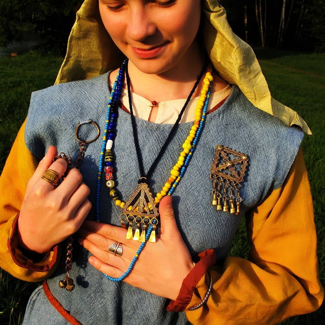 Костюм финно-угорских народов мурома. Народы меря, мурома, мещера. Угро финские племена в древней руси на карте. Меря народ на карте. Племена меря и мещера.