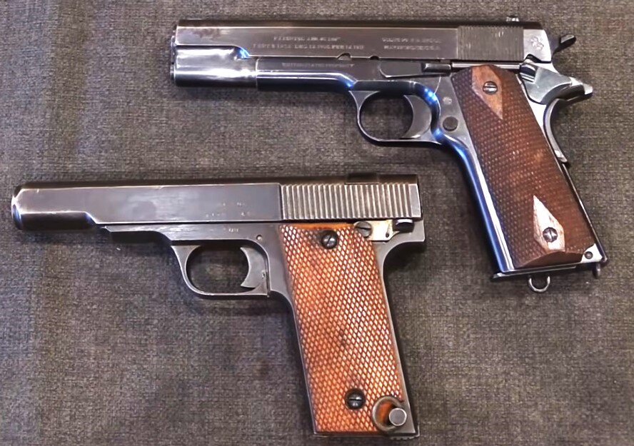 Пистолеты Кольт (вверху) и Тарн (внизу).