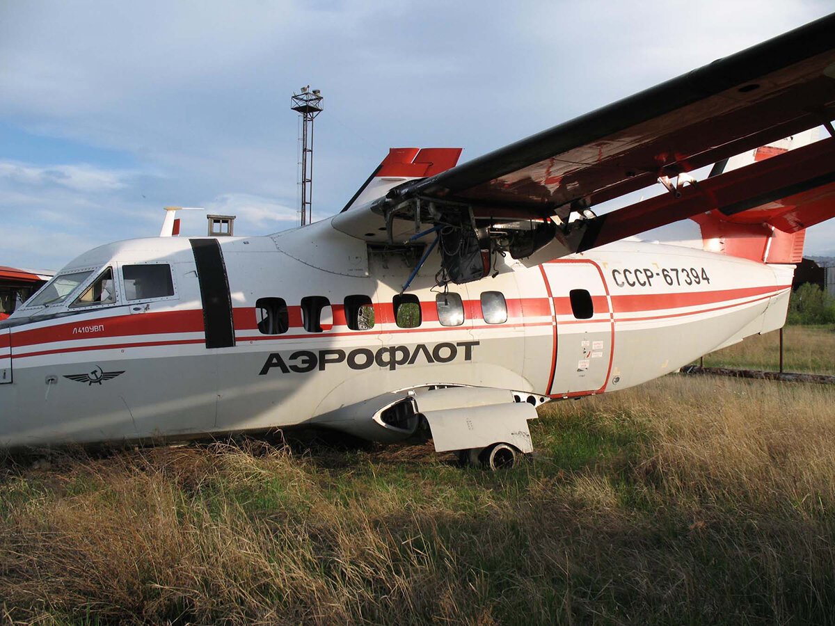 Л-410УВП RA-67394 Якутия, Якутск, Маган, конец 2000-х годов. Фотография © Валерий CMEPIII