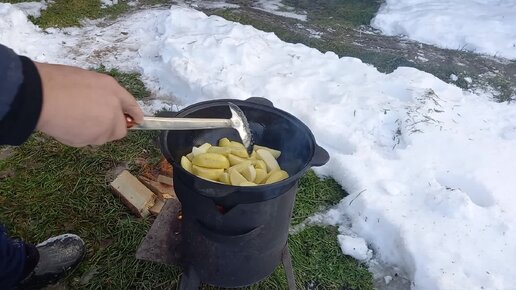 День в деревне. Жаркое в казане