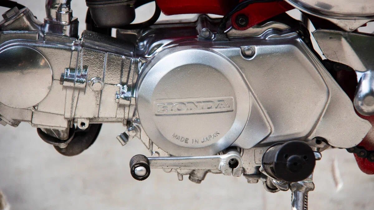 Honda Monkey девушка