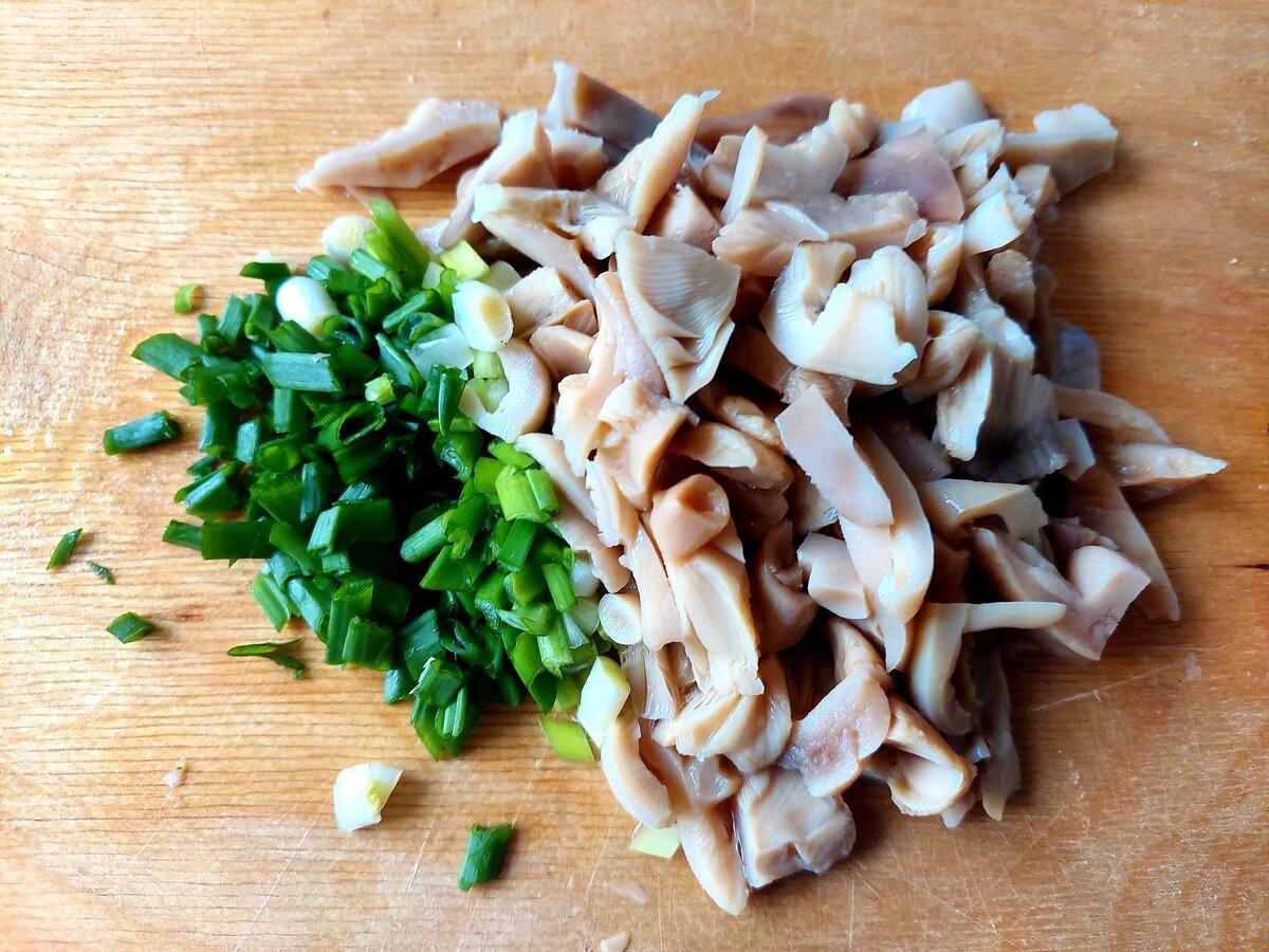 Готовим салаты с груздями — 12 самых вкусных рецептов блюд