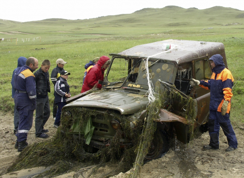 Зил 130 со дна байкала. Дно байкала. Со дна байкала. Что на дне байкала. Что на дне байкала.