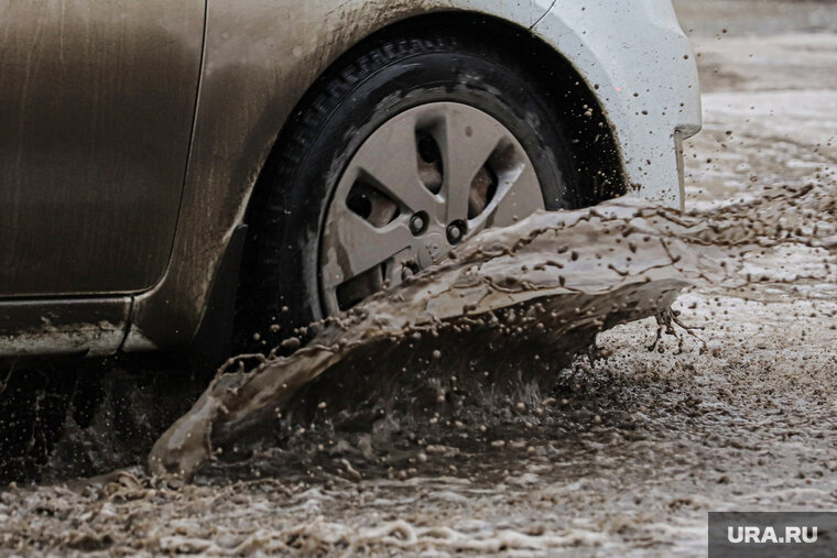    Один из 13 пойманных пьяных водителей в Тюменской области пытался накачать спущенное колесо пивом и шампанским