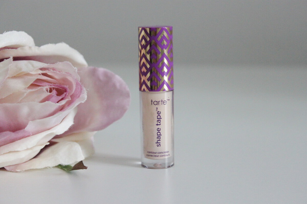 Консилер Tarte Shape Tape.