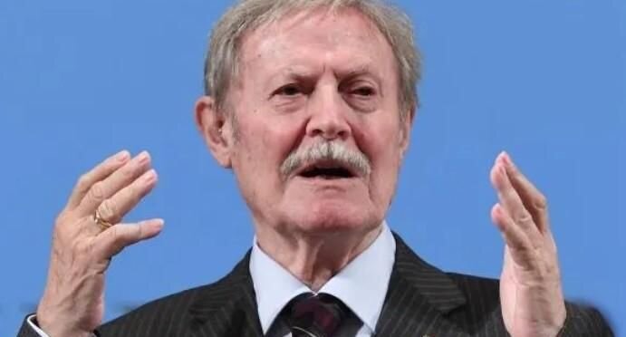 Актера Соломина могут перевести в обычную палату после перенесенного ...