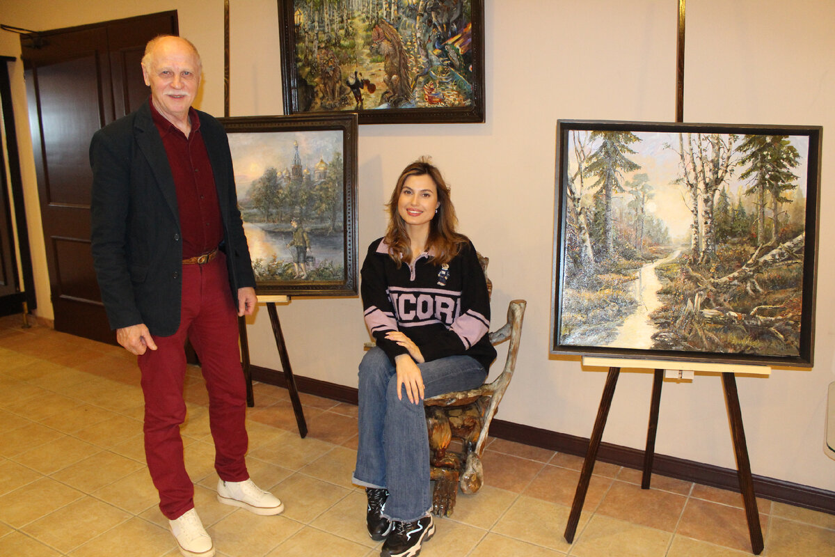 Художник Виктор Золотов на своей выставке в Комплексе отдыха "Завидово" 20 октября 2023 года. ФОто Андрея Объедкова