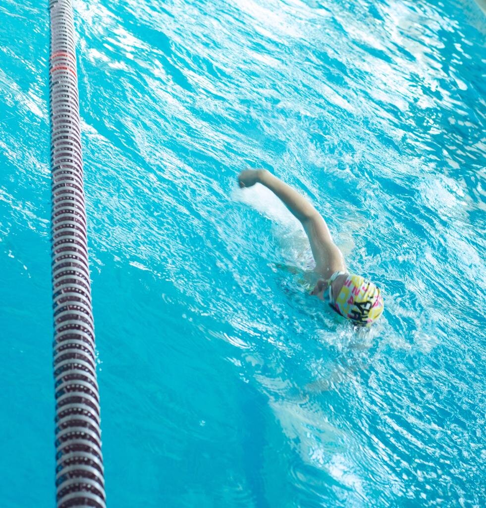 Автор плывёт 