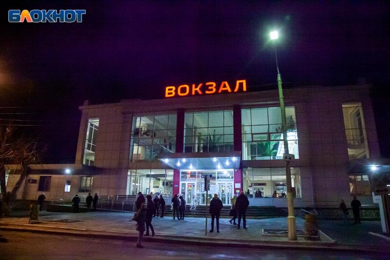 Взрыв в волжском. Почему в волжском нет. Подъезд пятиэтажки. Почему в волжском нет. Почему в волжском нет.