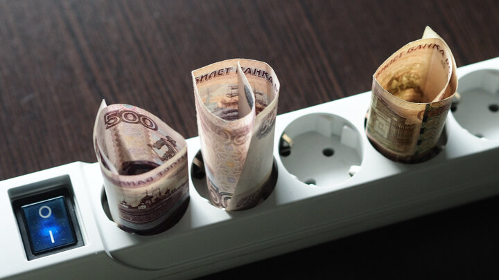 ПЕРЕКРЁСТНОЕ СУБСИДИРОВАНИЕ – ЭТО МЕРА ИЗ 1990-Х ГОДОВ. В ТЕ НЕПРОСТЫЕ ГОДЫ ТАРИФЫ НА ЭЛЕКТРОЭНЕРГИЮ ДЛЯ ГРАЖДАН СНИЗИЛИ, ПАРАЛЛЕЛЬНО ПОВЫСИВ ПЛАТУ ДЛЯ БИЗНЕСА. ФОТО: BOCHAROV DENIS/GLOBAL LOOK PRESS.