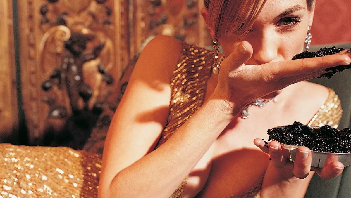     Черная икра — символ праздника, который позволить себе могут очень немногие. Но кто виноват в том, что осетровая икра перешла из категории обычного продукта в категорию недоступной роскоши?