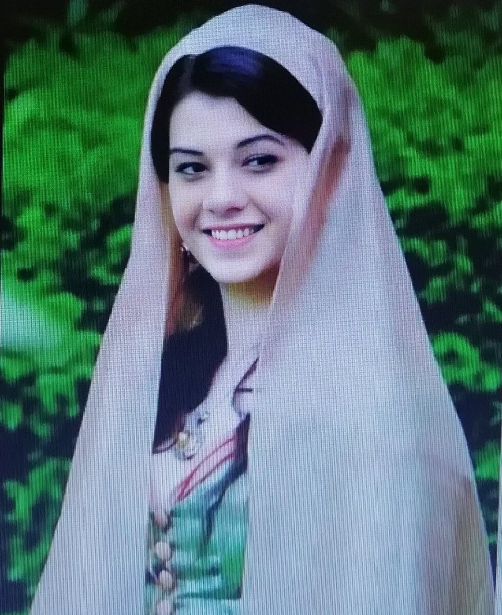 Нигяр улыбнулась Матракчи Насуху-эфенди