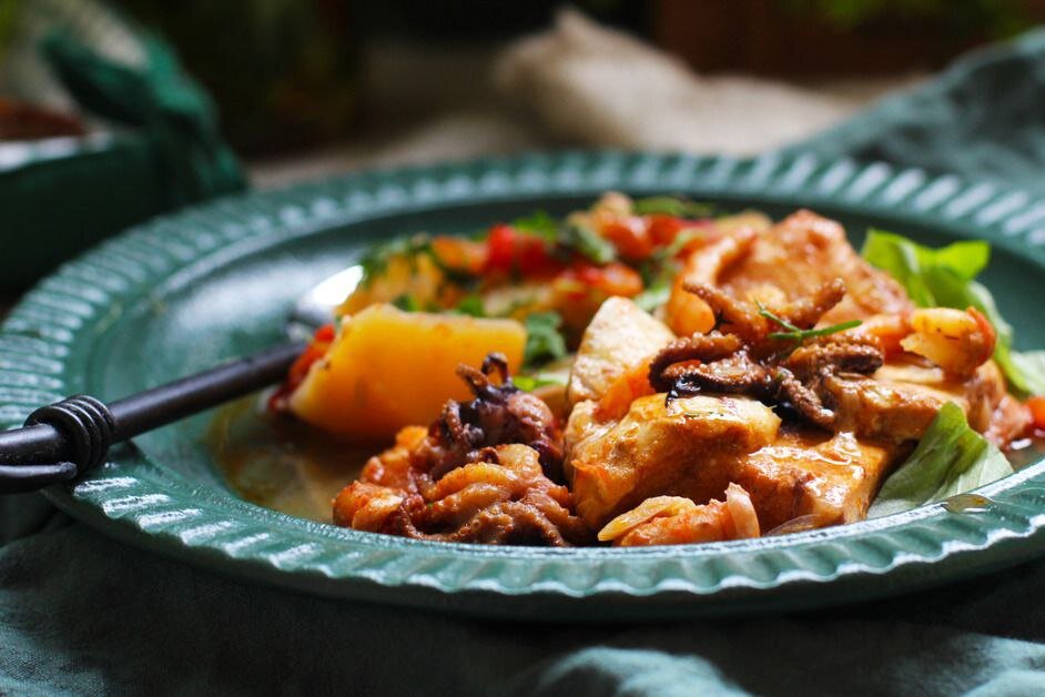 О, эстетичная Урбанистка, тебе нет равных! Калдейрада – португальское рыбное рагу от Лены Некрасовой: https://t.me/urbanistka_vl