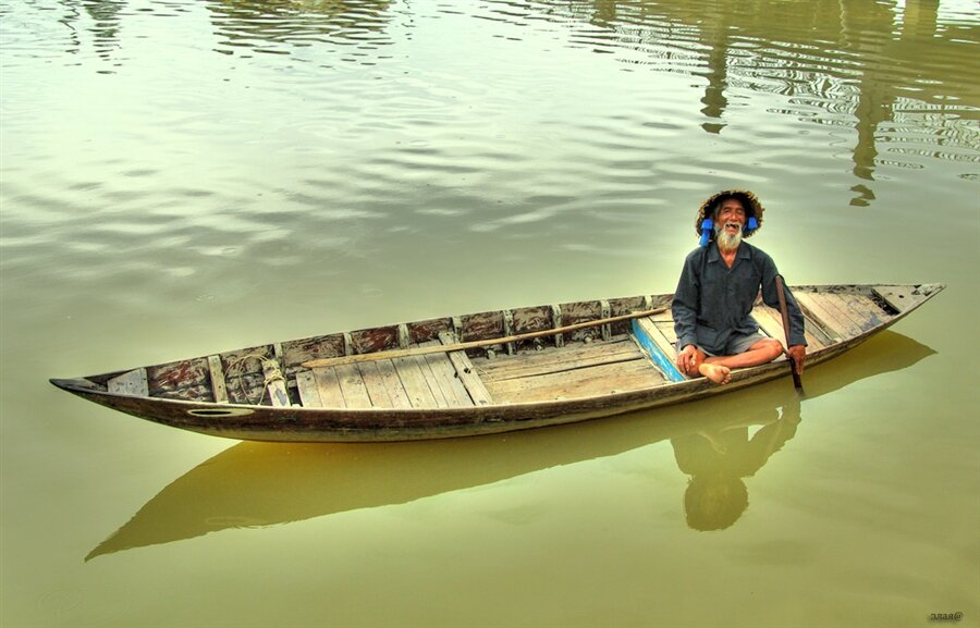 Китайская лодка 6 букв. Лодка плоскодонка каноэ. Китайская лодка сампан. Сампан древний Китай. Японская лодка.