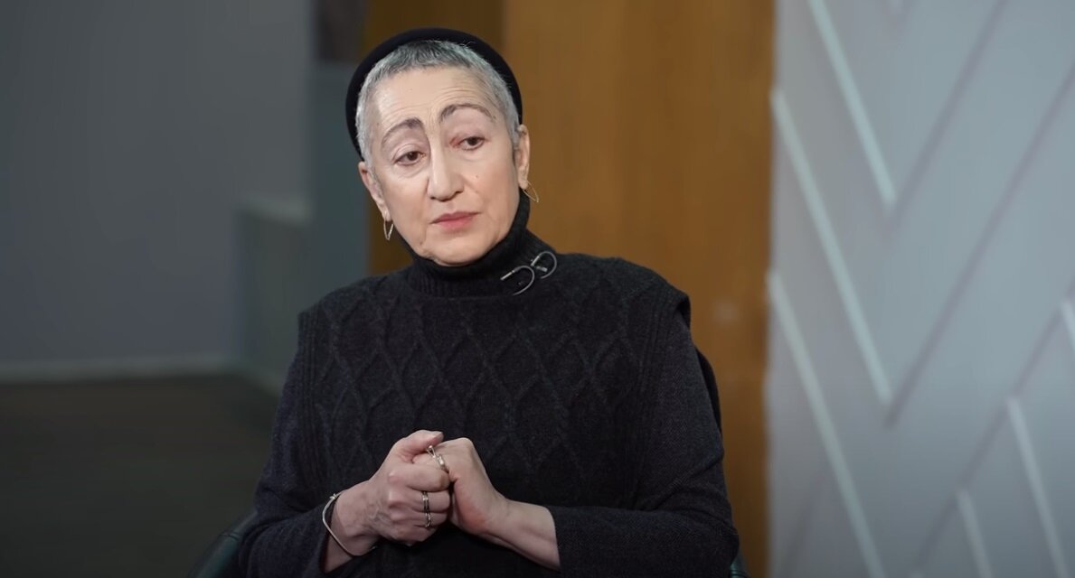 ПОБЕДА - ТО, К ЧЕМУ ПРИДЁТ РОССИЯ РАНО ИЛИ ПОЗДНО, УВЕРЕНА КАРИНЭ ГЕВОРГЯН. ВОПРОС ЛИШЬ В ТОМ, НАСКОЛЬКО ДОЛГОЙ БУДЕТ НАША ДОРОГА. ФОТО: СКРИНШОТ/ЭМПАТИЯ МАНУЧИ