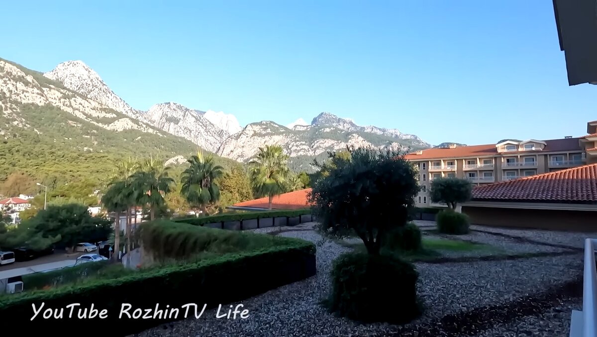 Вид на горы из отеля