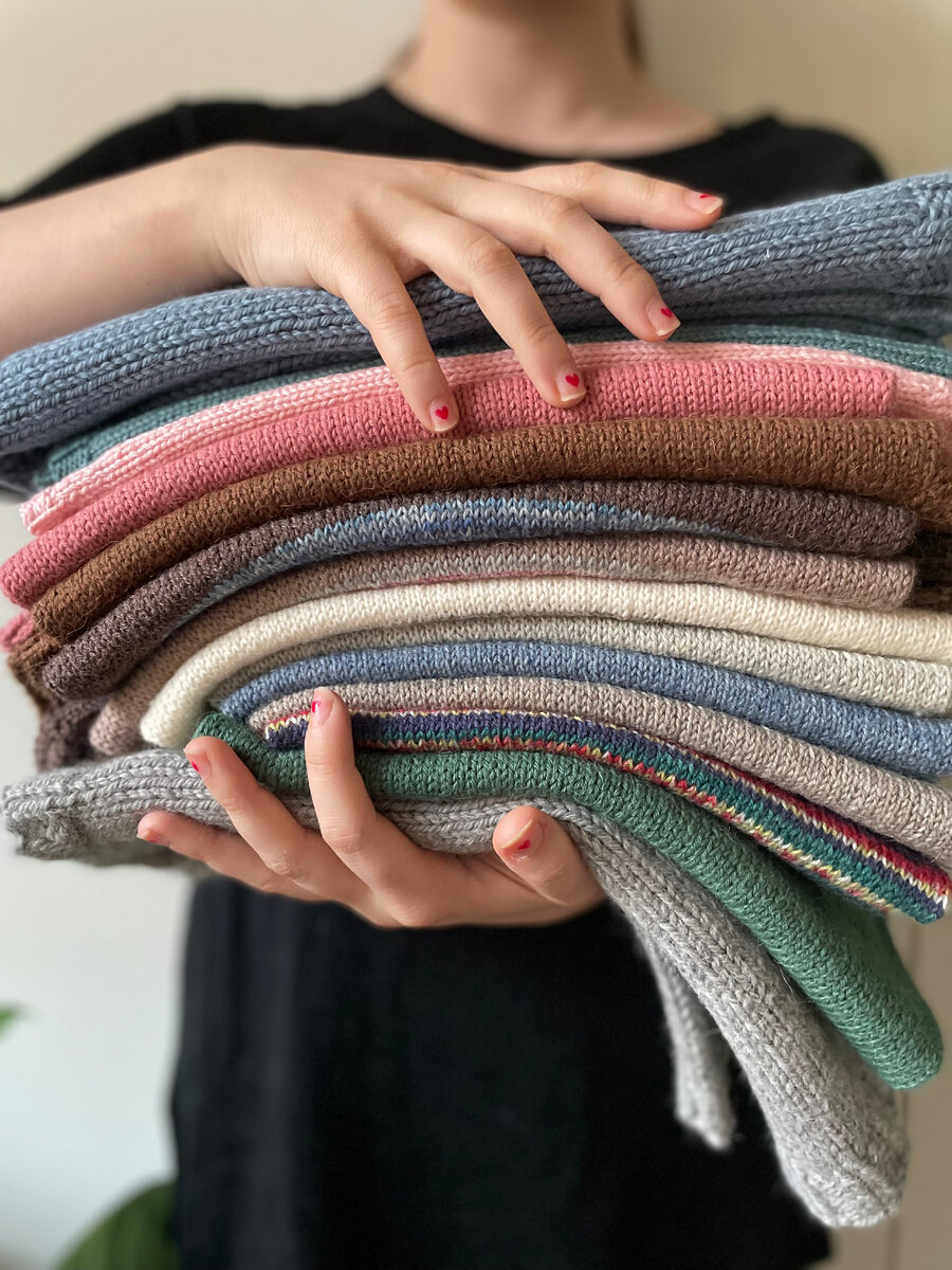 моя стопочка вязаных вещей