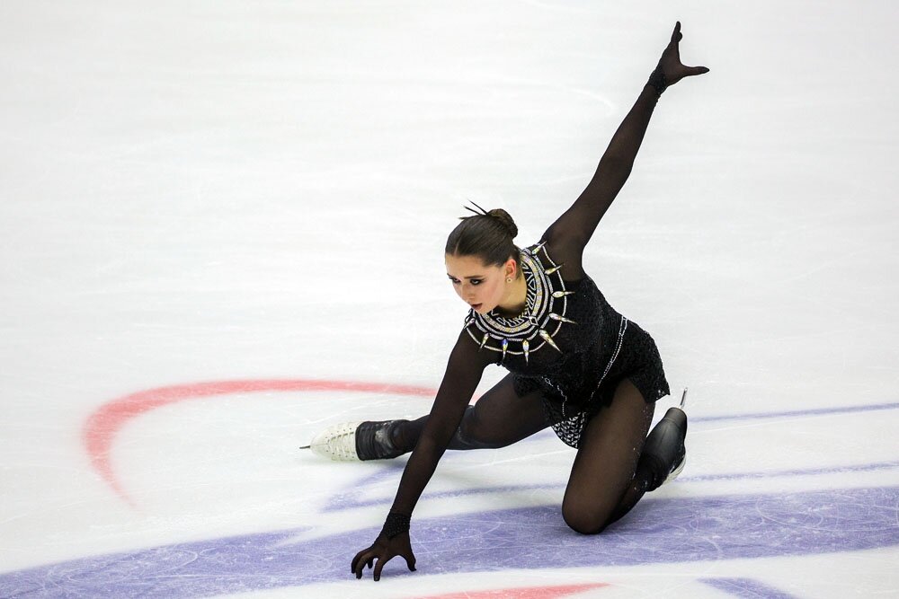    После не самого удачного проката Камиле Валиевой кричали с трибун: "Все равно ты лучшая!". / Егор Алеев / ТАСС