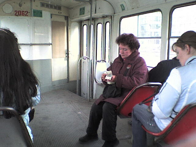 Типичная атмосфера самарского трамвая. Апрель 2007/©Личный архив