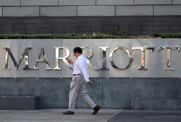    Венгерский хакер ехал на работу в Marriott, а приехал в американскую тюрьму. Фото: Lucy Nicholson / Reuters