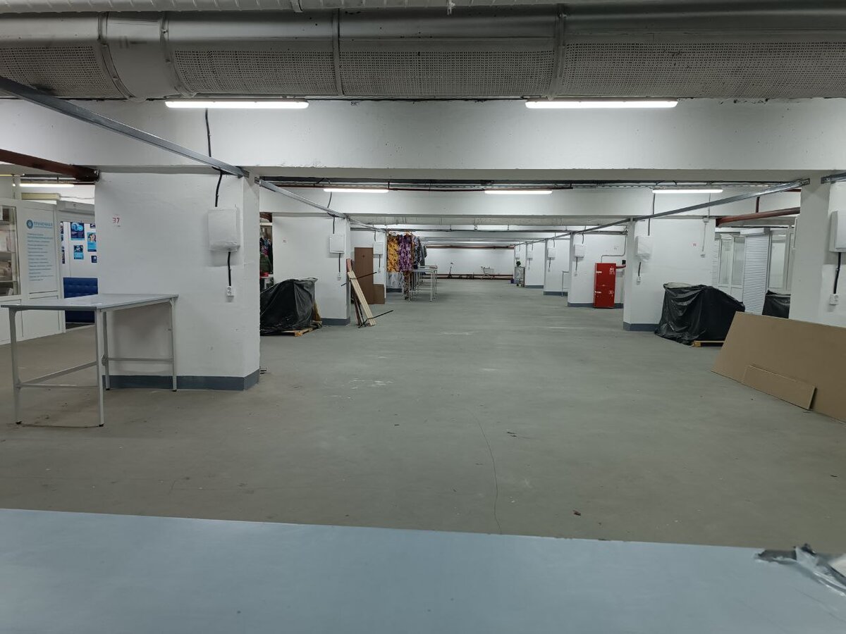 Внутри бывшего бомбоубежища