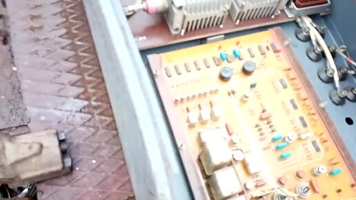 Ящик из СССР. Богатый драгметаллами. Диод. Тиристор. Золото. Серебро ...