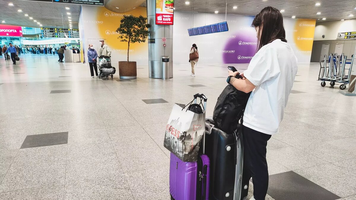     Полетная программа возобновлена после перерыва. Первые туристы уже отправились в Пхукет.