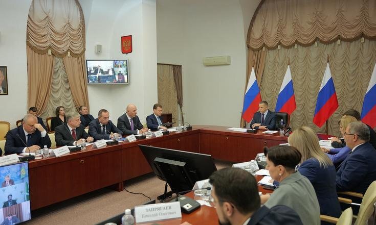 Фото: пресс-служба полпреда президента в ДФО. В Хабаровске Юрий Трутнев провёл совещание по развитию острова Большой Уссурийский