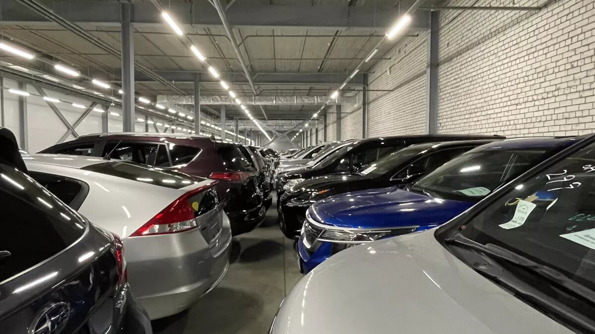 Автомобили. Фото: Виталий Барабаш