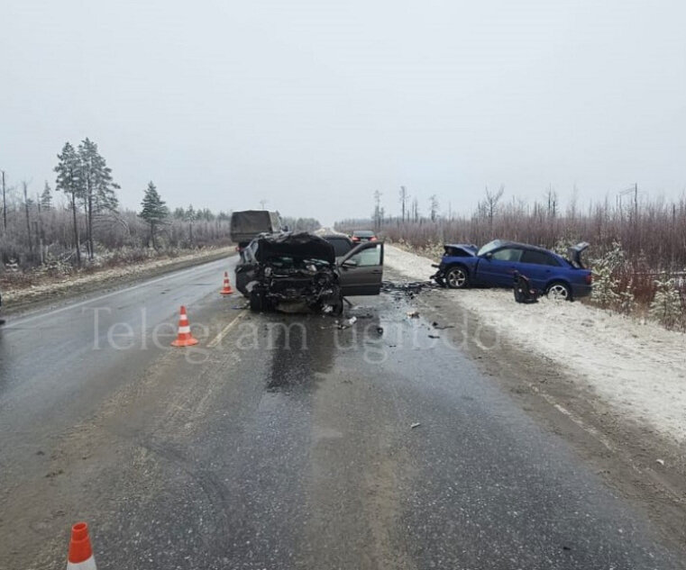    Авария произошла на трассе по направлению в сторону Нягани