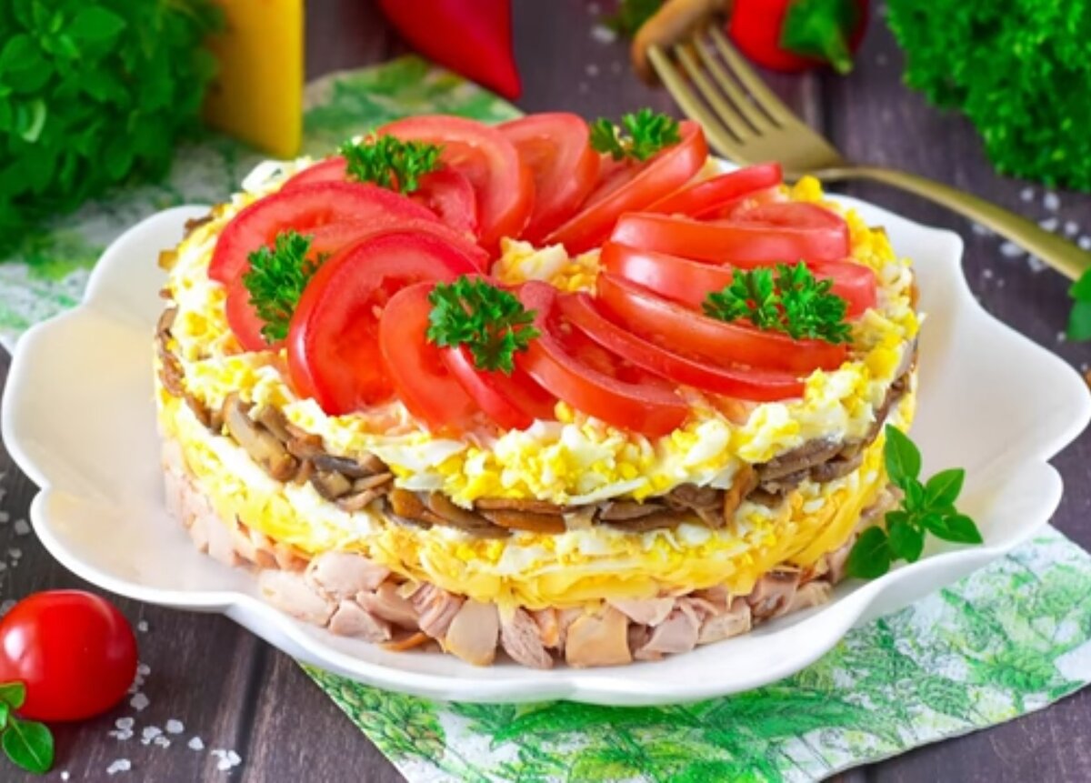    Закуска выглядит восхитительноСкриншот «Вкусный и простой рецепт от 1000menu» / YouTube