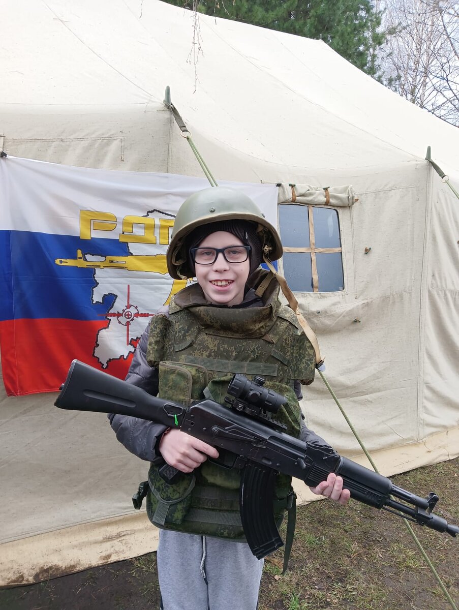 Всем привет ребята меня зовут Дима! И сегодня я хочу вам сказать то что в каждую субботу и воскресенье в 10:00 будет выходить шоу! Которая будет называться "прямоугольный день"он будет выходить только эксклюзивно в Дзен! Там я буду строить разные постройки и не только! Я не знаю сколько там будет всего серий! Но сколько-нибудь точно будет! Ну что, ждите в эту субботу в 10:00 выйдет первая серия про "прямоугольный день"! Ну всё, ждите! Ну всё, всем пока-пока! До новых встреч, всем пока-пока до новых встреч!