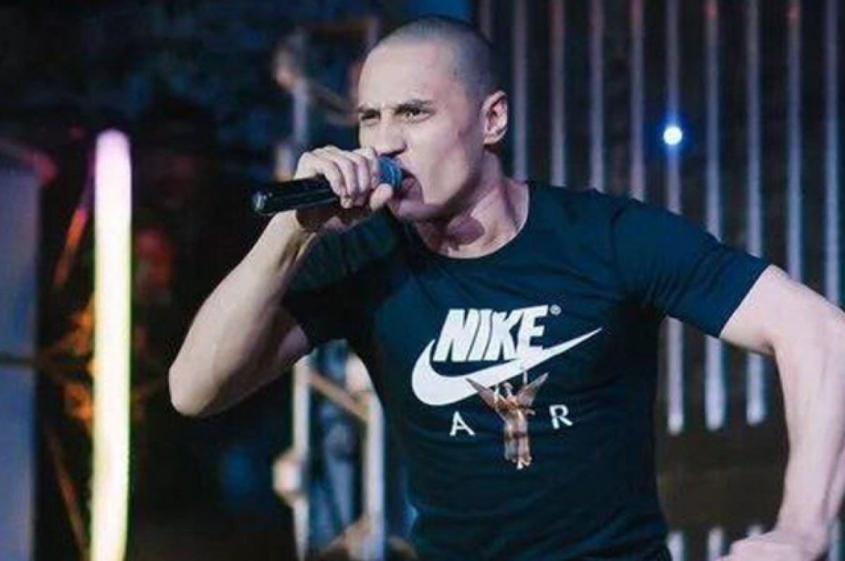    SHOT: в Набережных Челнах двое пытались сорвать концерт рэпера Честный