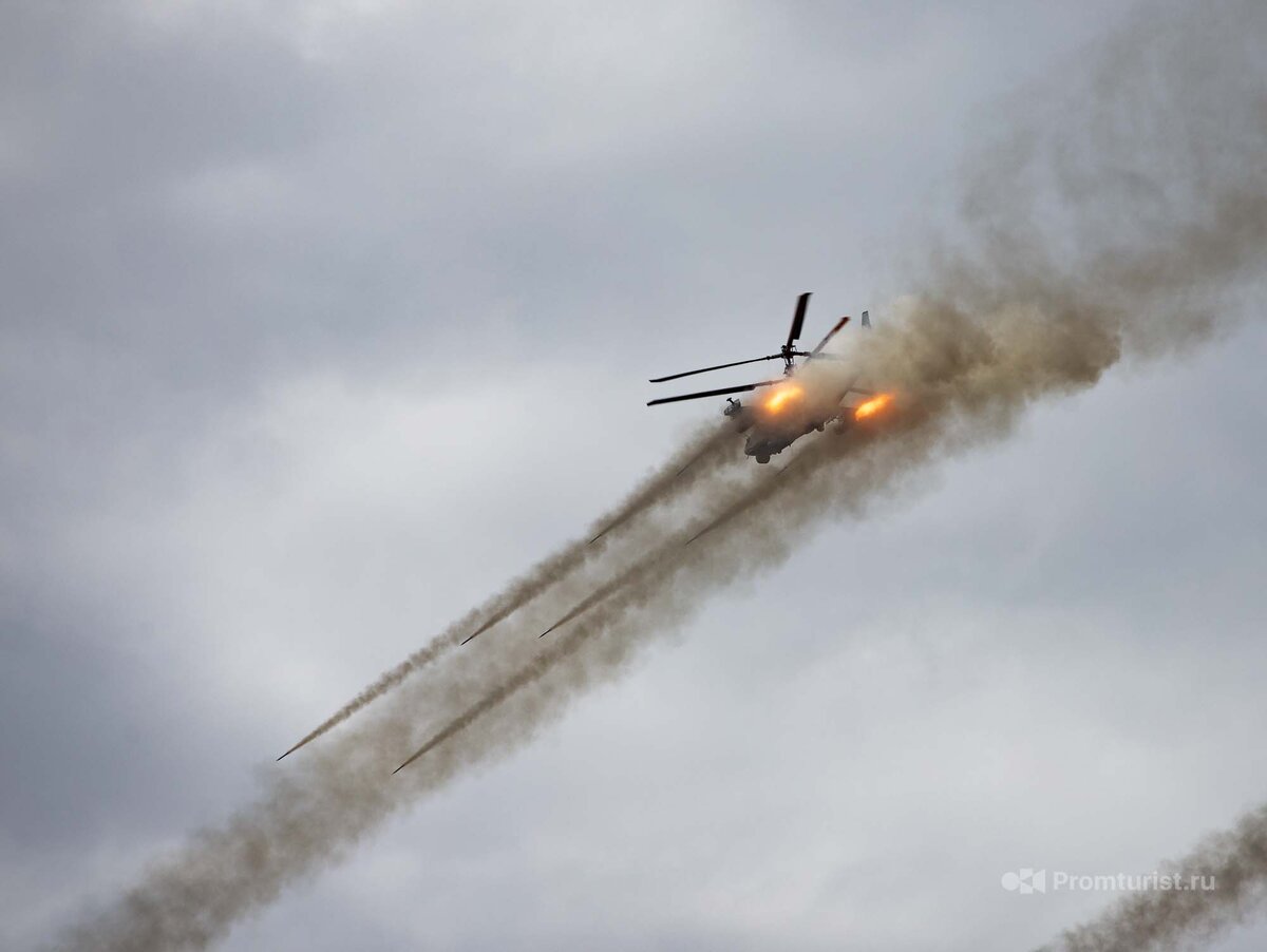 Посмотрел боевой заход на цель и пуск ракет вертолёта Ка-52. Делюсь с вами фотками