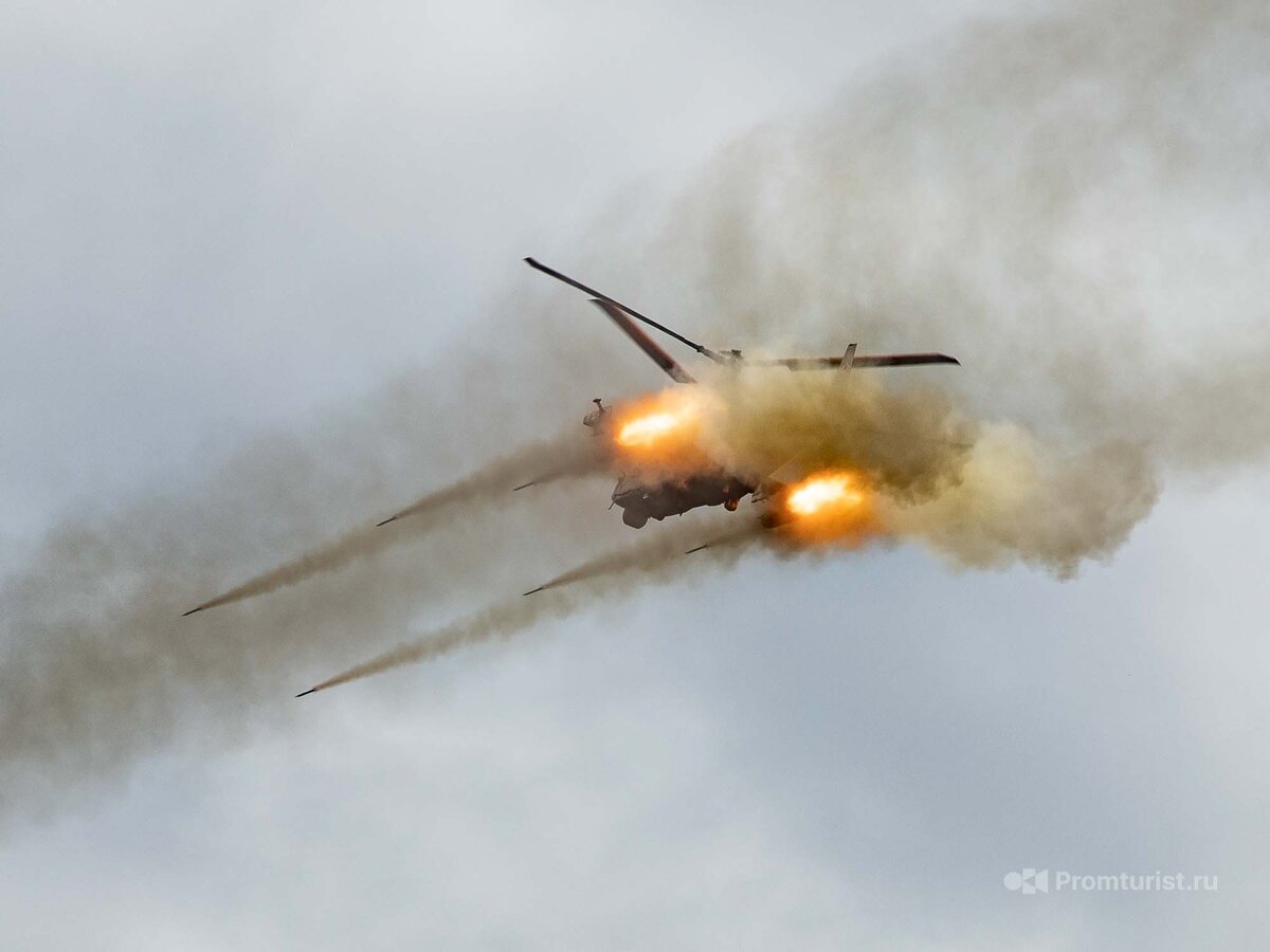 Посмотрел боевой заход на цель и пуск ракет вертолёта Ка-52. Делюсь с вами фотками