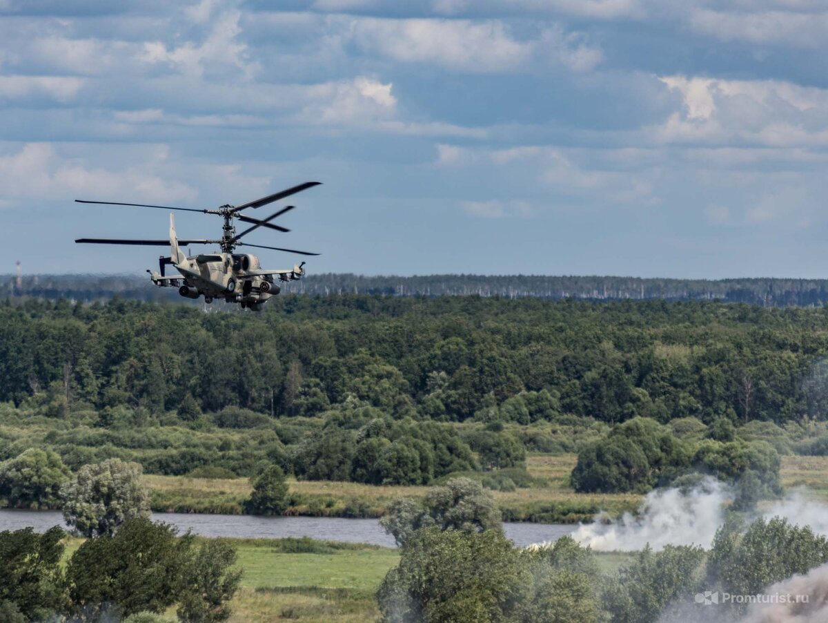 Посмотрел боевой заход на цель и пуск ракет вертолёта Ка-52. Делюсь с вами фотками