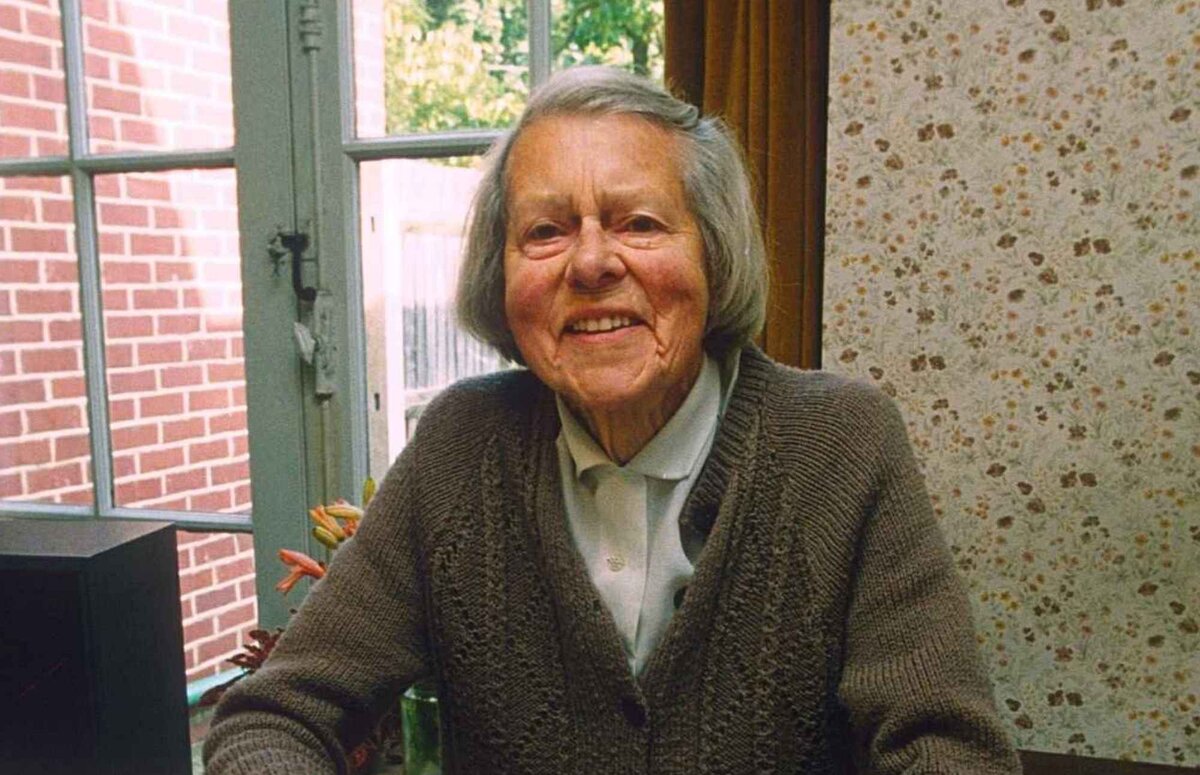 Острые на язык журналисты присвоили ей прозвище АТОМНАЯ БАБУШКА