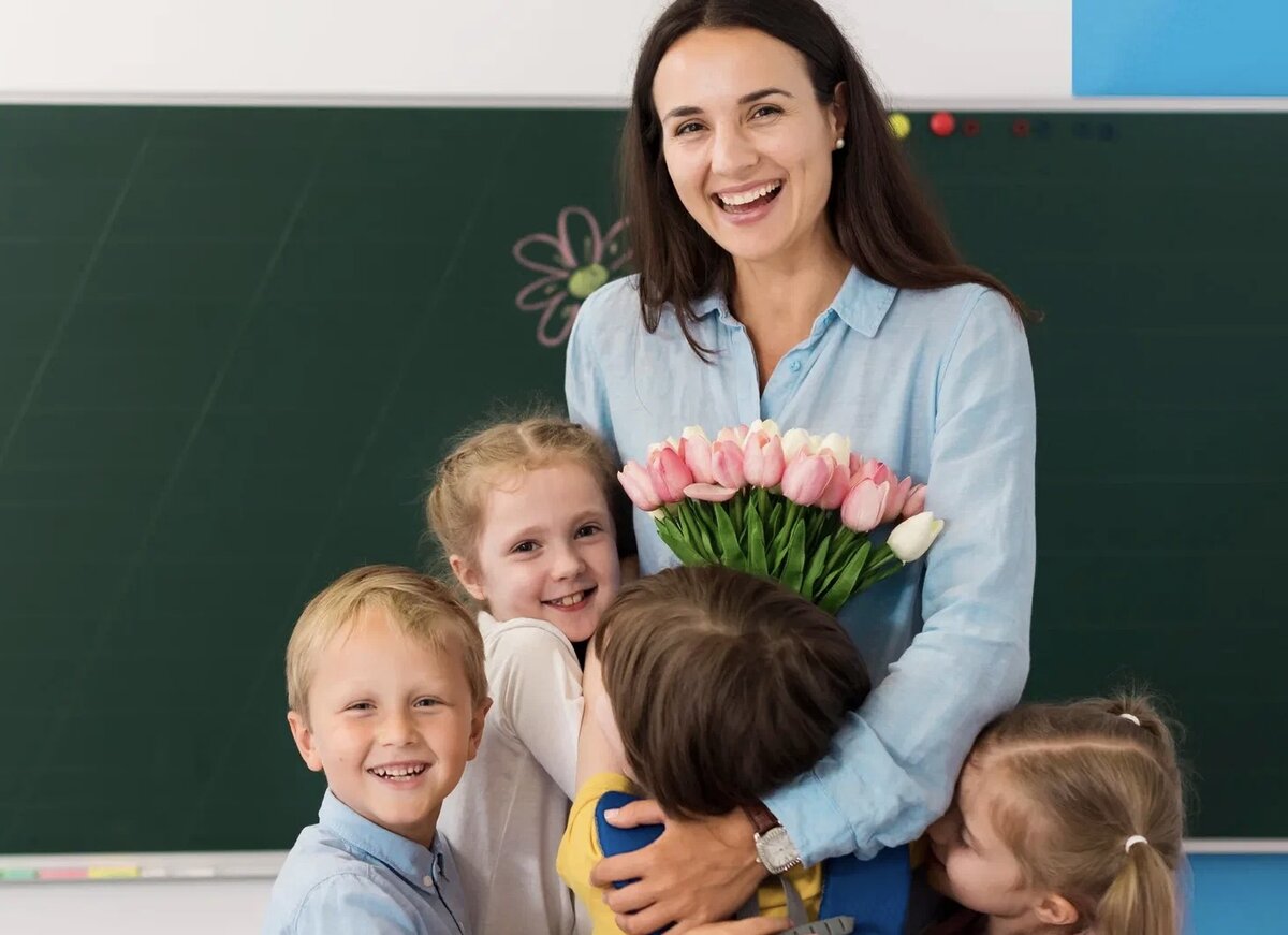 Преподаватели детей. Учитель и ученик. Педагог и дети. Профессия учитель. Быть учителем это призвание