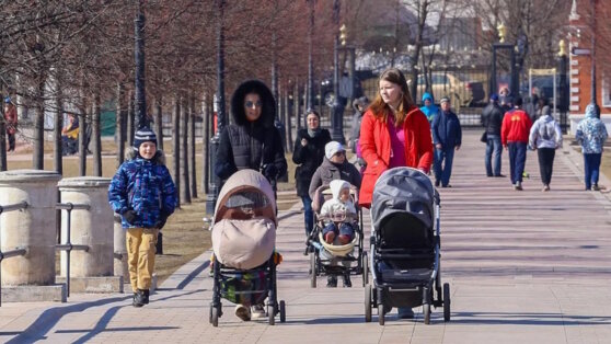    В России предложили давать автомобиль за четвертого ребенка Татьяна Сидорова