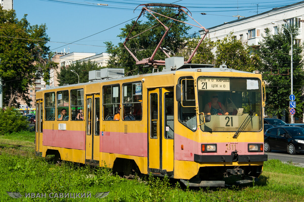 71-402, первый серийный трамвай Уралтрансмаша
