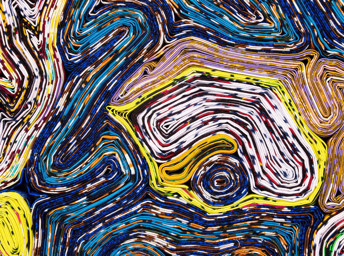 искусство в 2023 2024. искусство в 2023 2024. картину найди картину. сломанная тарелка арт. Design wallpaper.