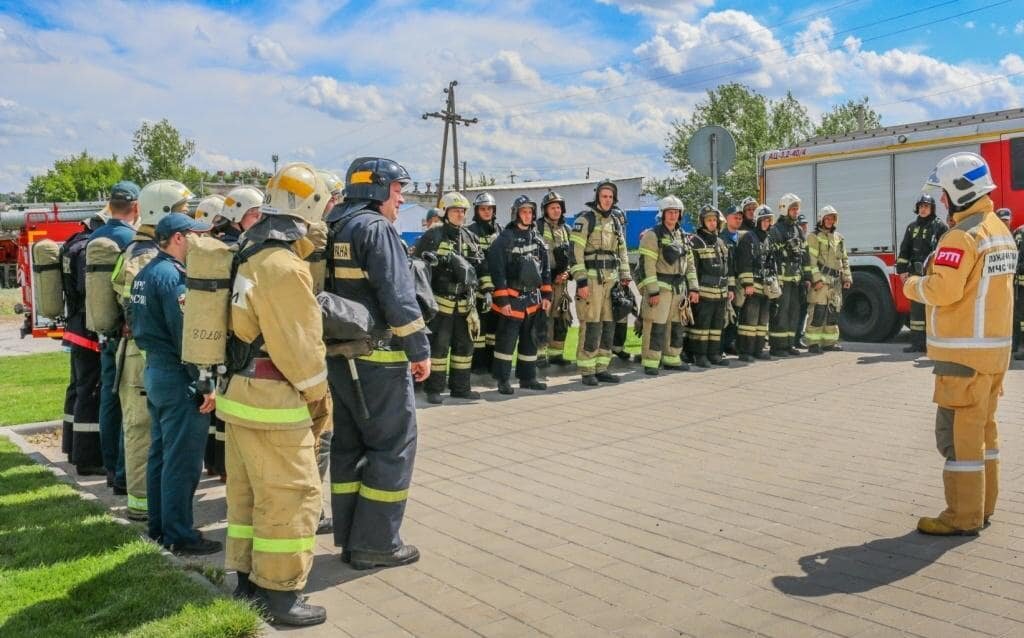    Премии сотрудникам и работникам в МЧС: виды и кому положено