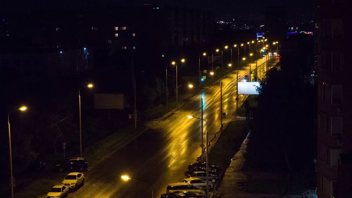     В Тюменской области провели линию освещения оживленного участка, которая соединяет объездную Заводоуковска с новой коттеджной застройкой. На дороге установили 6 опор и 7 светильников. Ожидается дальнейшее проведение работ по освещению дороги, сообщает ГУС Тюменской области.