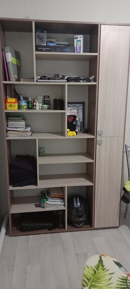 Документы с работы пристроила к сыну в шкаф😄