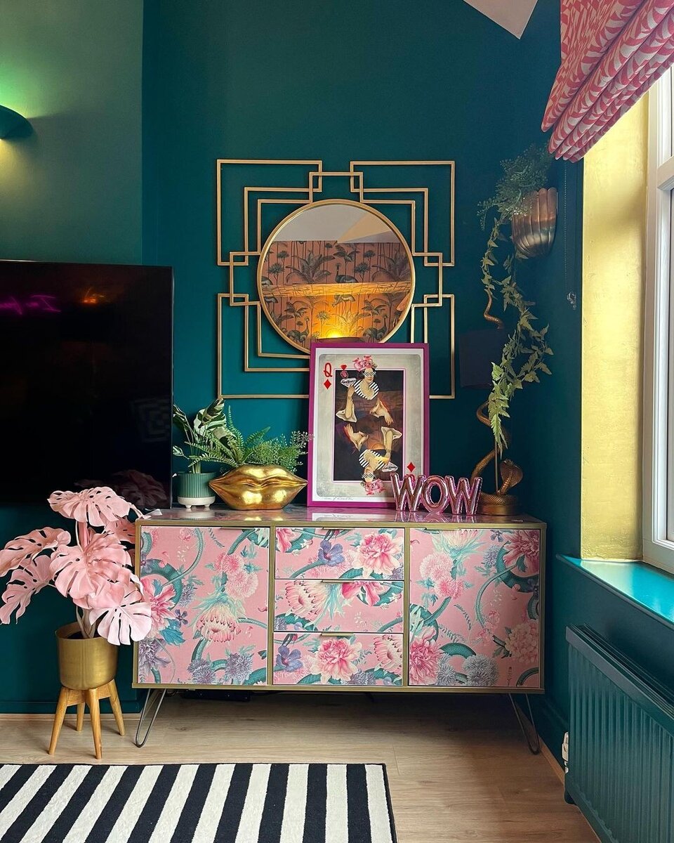    Соцсети блогера amelia_r_brooks