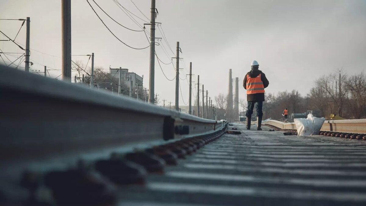 Поезд снес иномарку на ж/д переезде в Екатеринбурге | Новости Тагила  TagilCity.ru | Дзен